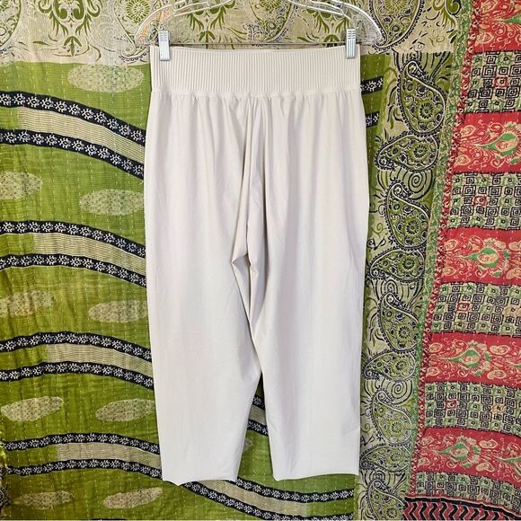 Athleta Light Beige Cosmic Cropped Wide Leg Pants Size Small - Picture 9 of 16